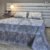 Parure de Lit Prestige Argenté – Gris & Motifs Baroques