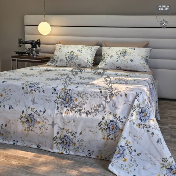 Parure de Lit Jardin de Papillons – Bleu Brume & Fleurs d’Or