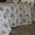 Parure de Lit Jardin d’Or – Fleurs Gris Perle & Miel Antique