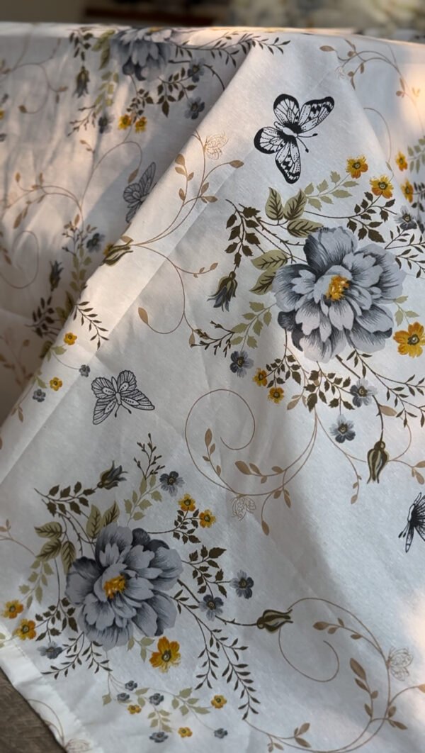 Parure de Lit Jardin de Papillons – Bleu Brume & Fleurs d’Or