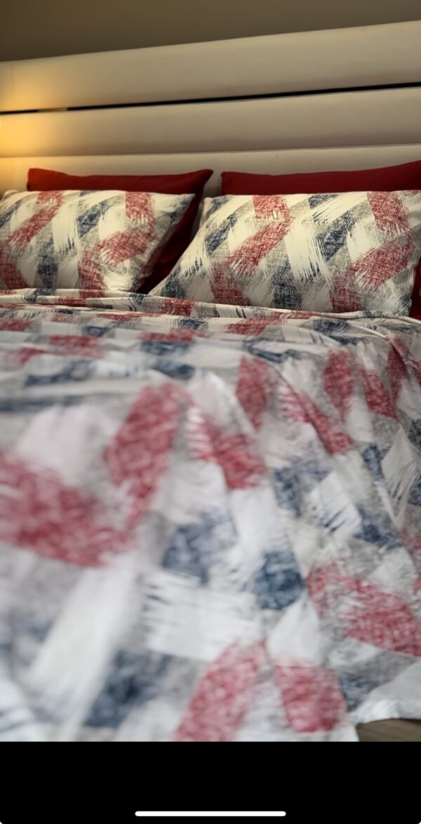 Parure de Lit Éclat Moderne – Rouge Indigo Brossé