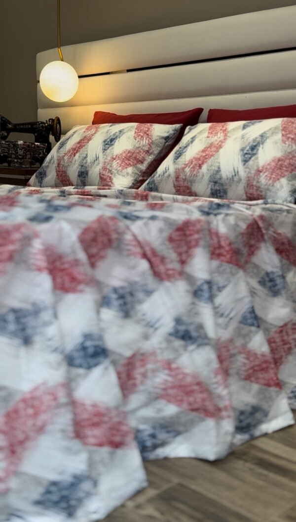 Parure de Lit Éclat Moderne – Rouge Indigo Brossé