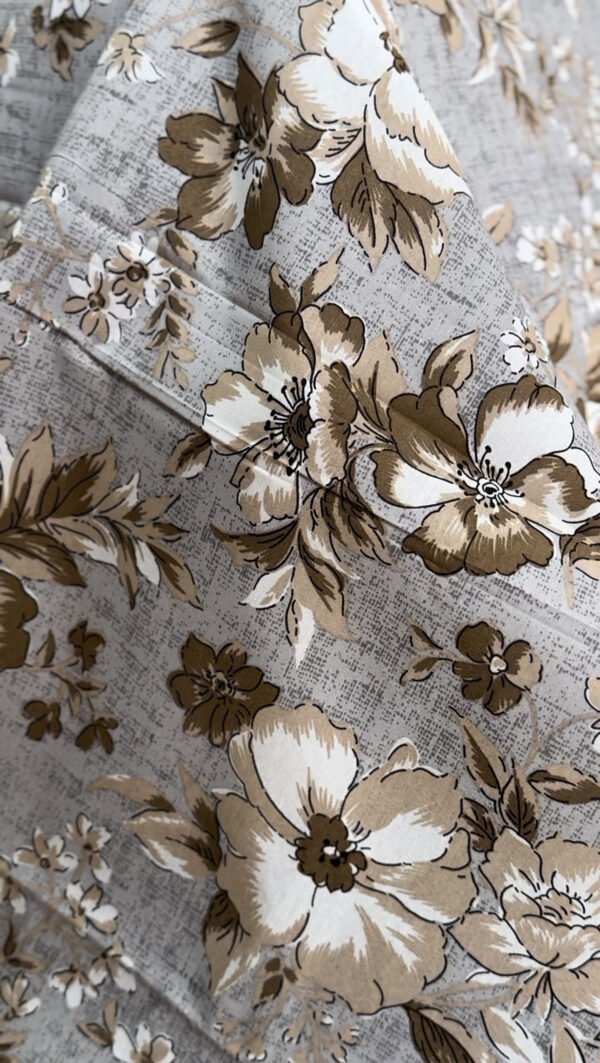Parure de Lit Élégance Florale – Lin Gris et Fleurs Taupe