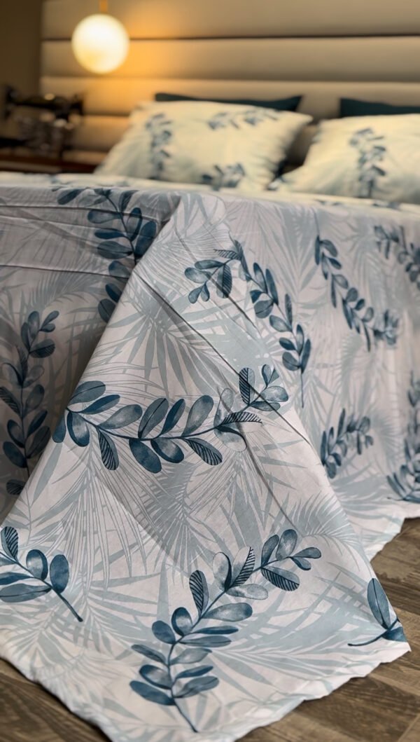 Parure de Lit Feuillage Bleu – Élégance Botanique Apaisante