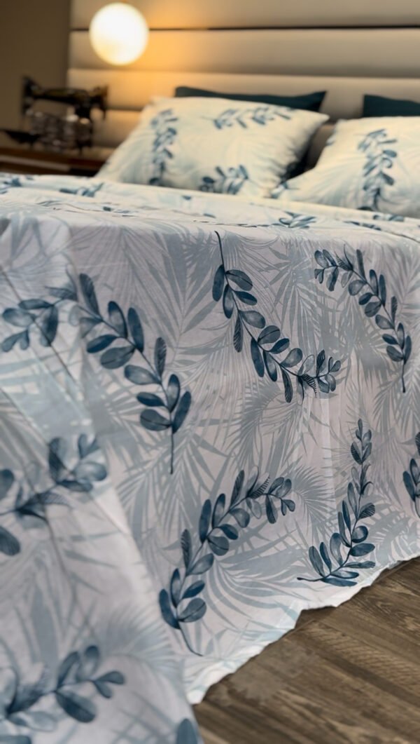 Parure de Lit Feuillage Bleu – Élégance Botanique Apaisante