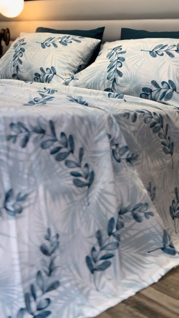 Parure de Lit Feuillage Bleu – Élégance Botanique Apaisante
