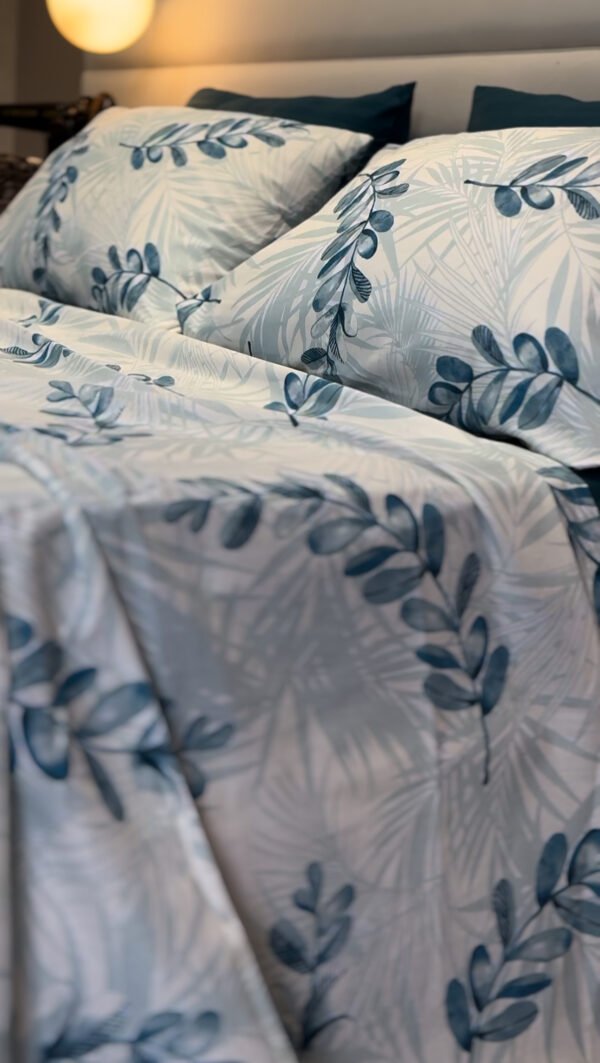 Parure de Lit Feuillage Bleu – Élégance Botanique Apaisante