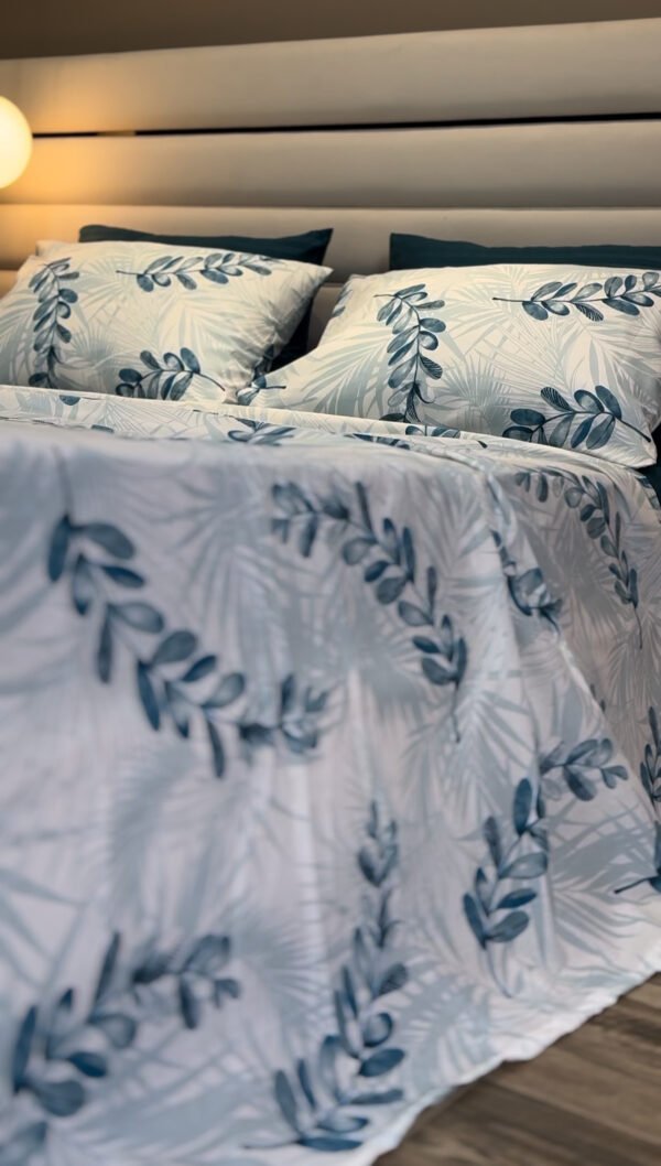 Parure de Lit Feuillage Bleu – Élégance Botanique Apaisante