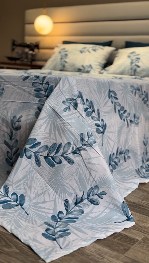 Parure de Lit Feuillage Bleu – Élégance Botanique Apaisante