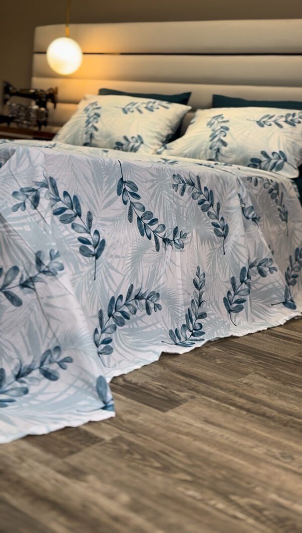 Parure de Lit Feuillage Bleu – Élégance Botanique Apaisante