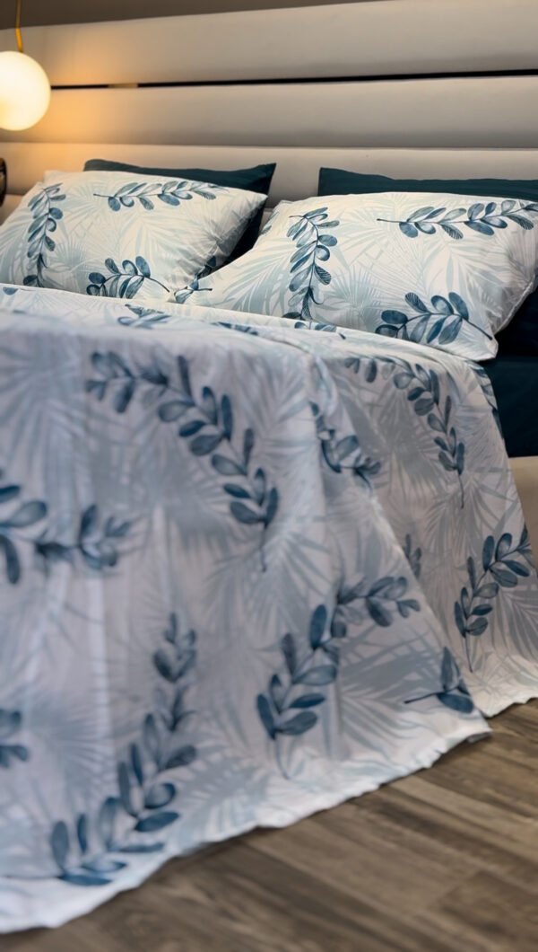 Parure de Lit Feuillage Bleu – Élégance Botanique Apaisante