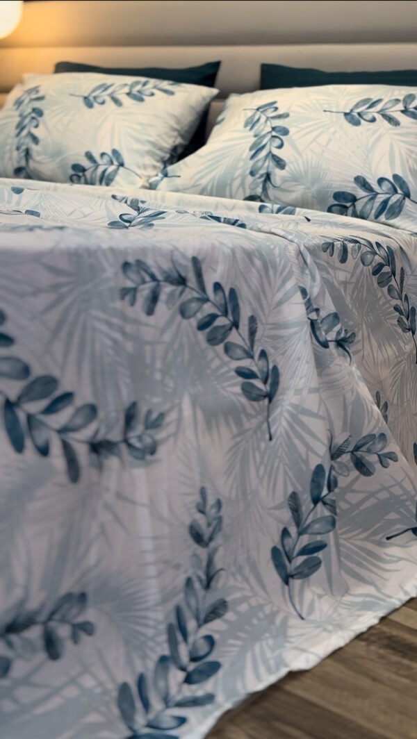 Parure de Lit Feuillage Bleu – Élégance Botanique Apaisante