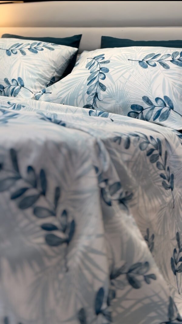 Parure de Lit Feuillage Bleu – Élégance Botanique Apaisante