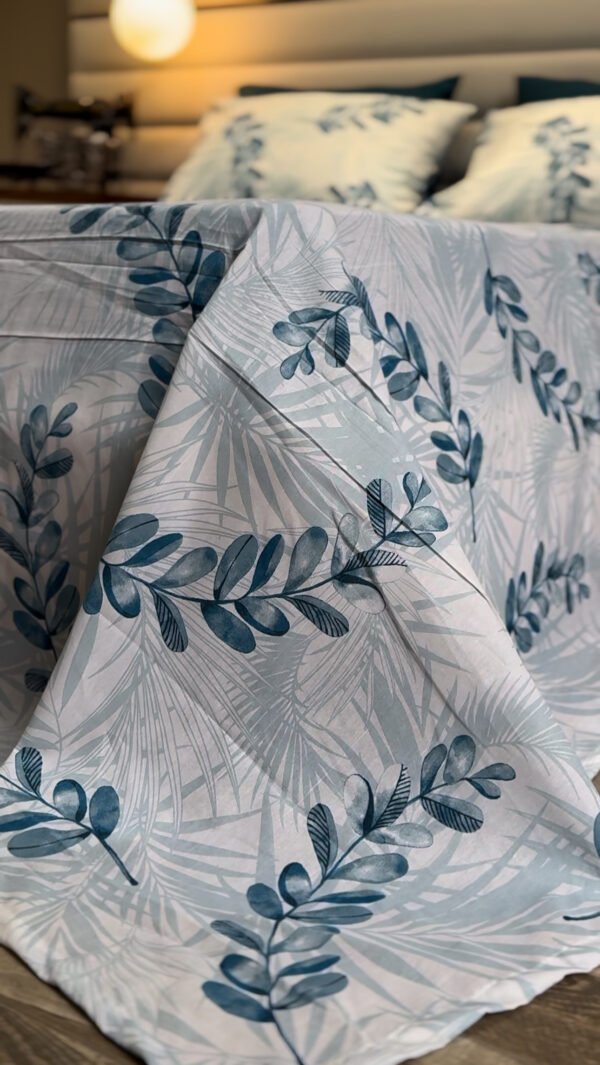 Parure de Lit Feuillage Bleu – Élégance Botanique Apaisante