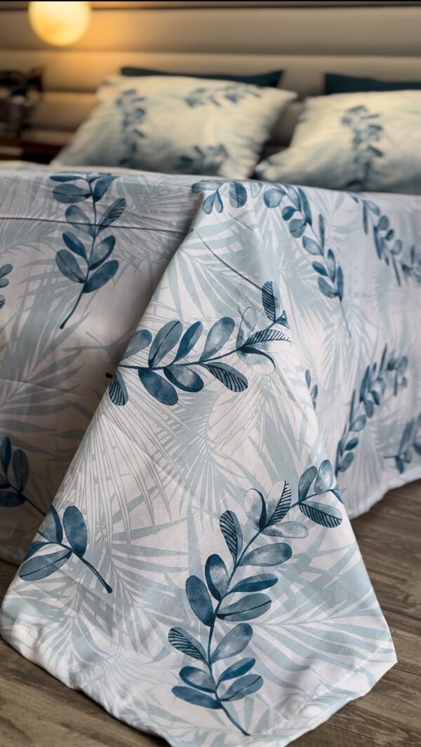 Parure de Lit Feuillage Bleu – Élégance Botanique Apaisante
