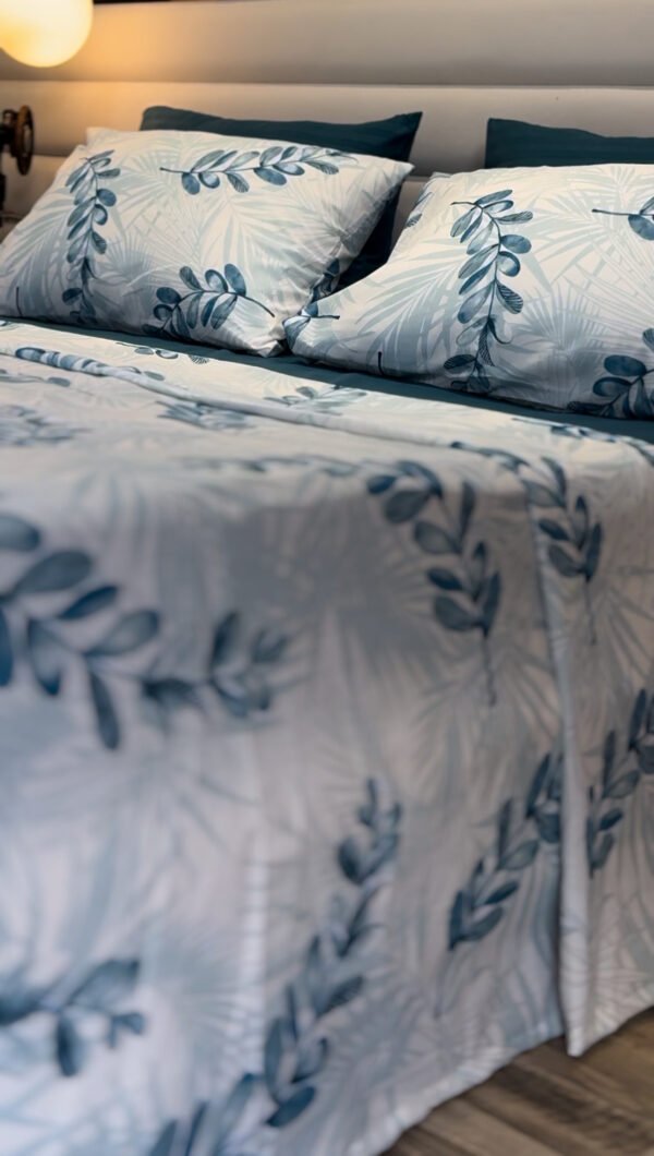 Parure de Lit Feuillage Bleu – Élégance Botanique Apaisante