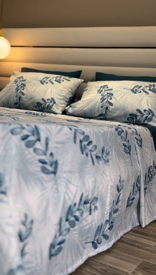 Parure de Lit Feuillage Bleu – Élégance Botanique Apaisante
