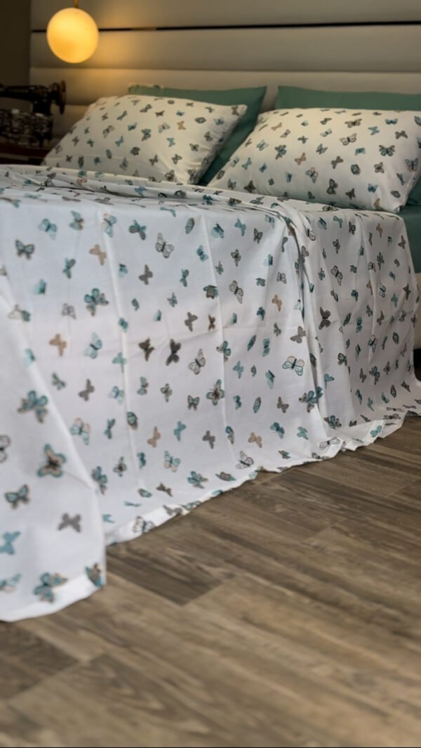 Parure de Lit Papillon Bleu – Douceur Aérienne