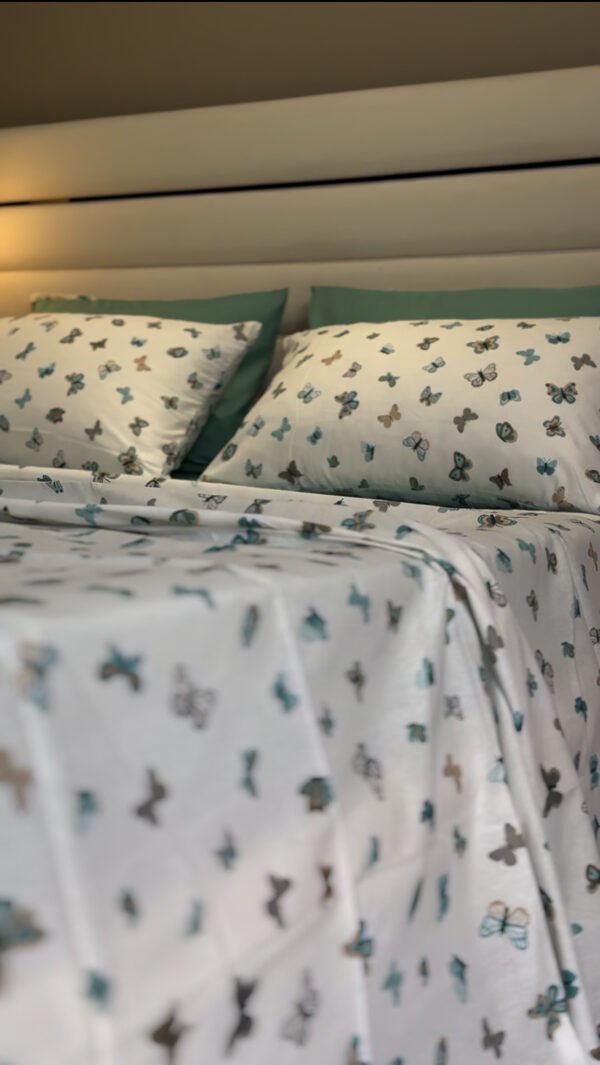 Parure de Lit Papillon Bleu – Douceur Aérienne