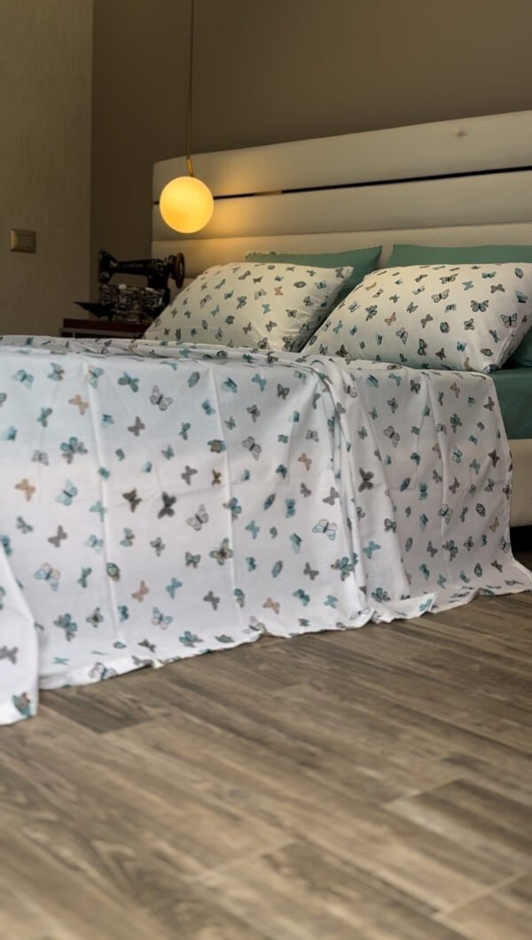 Parure de Lit Papillon Bleu – Douceur Aérienne