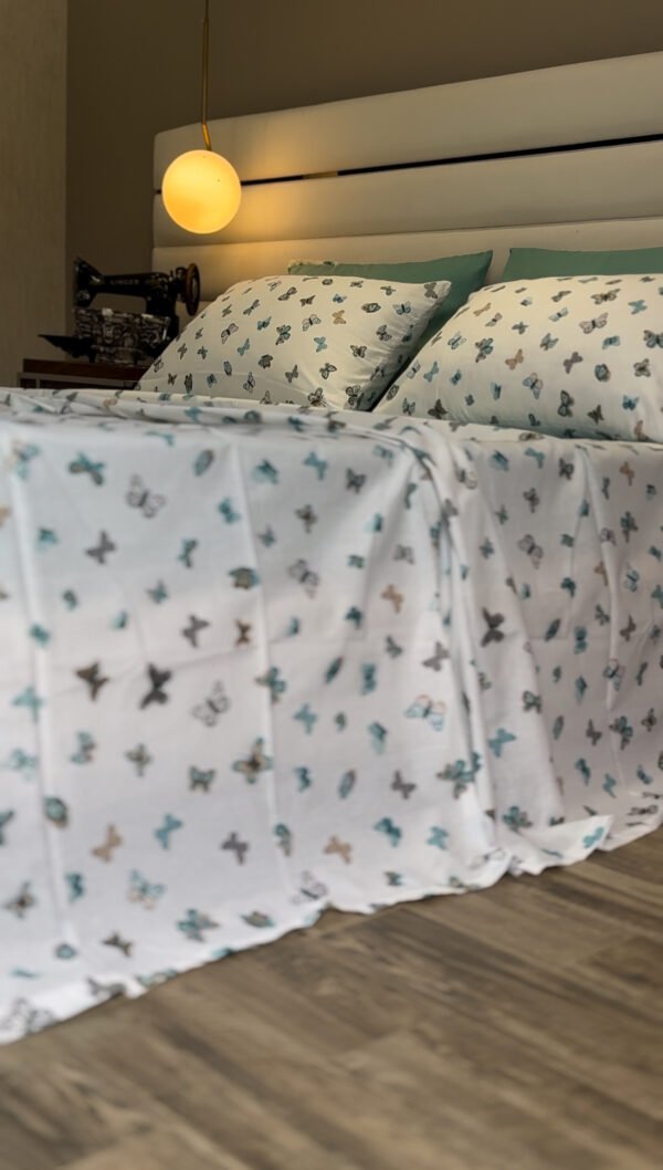 Parure de Lit Papillon Bleu – Douceur Aérienne