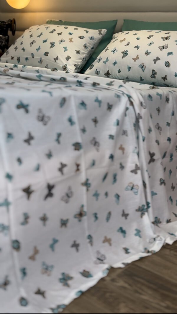Parure de Lit Papillon Bleu – Douceur Aérienne