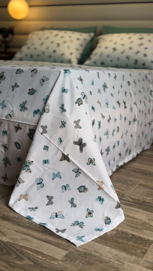 Parure de Lit Papillon Bleu – Douceur Aérienne