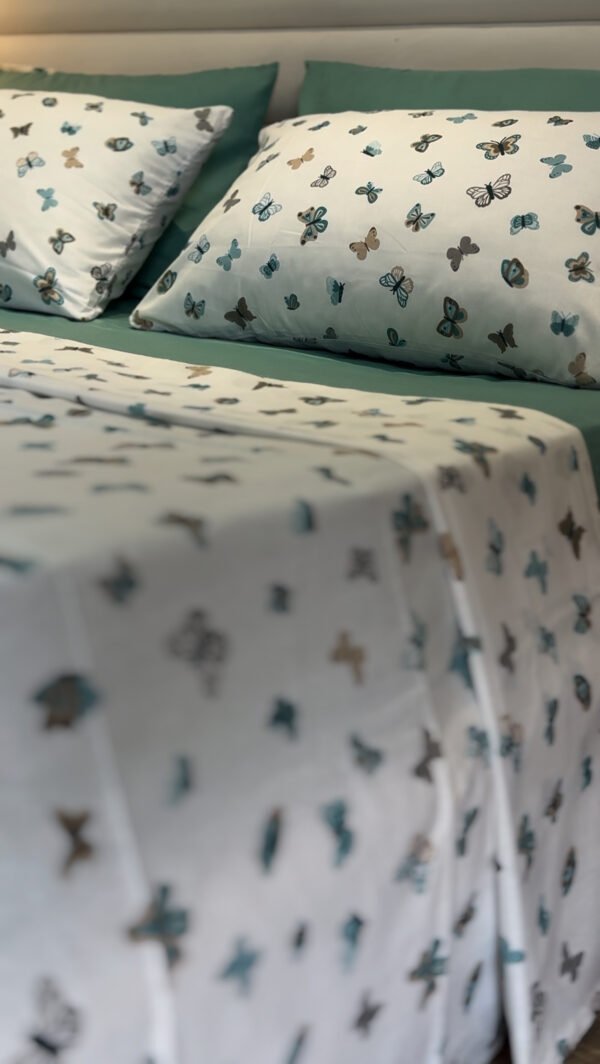 Parure de Lit Papillon Bleu – Douceur Aérienne