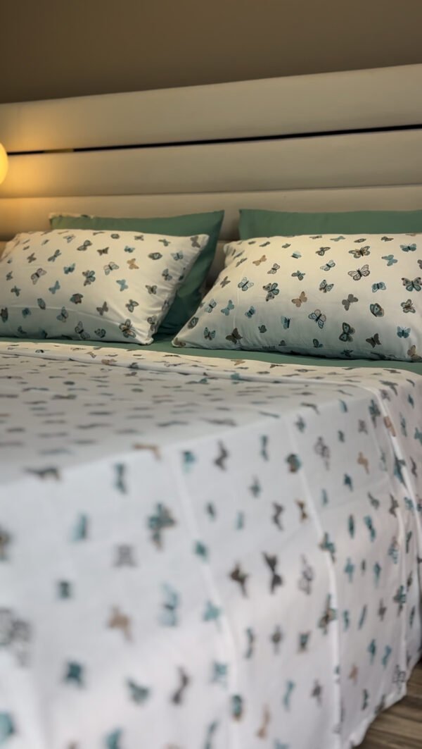 Parure de Lit Papillon Bleu – Douceur Aérienne
