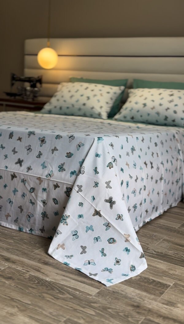 Parure de Lit Papillon Bleu – Douceur Aérienne
