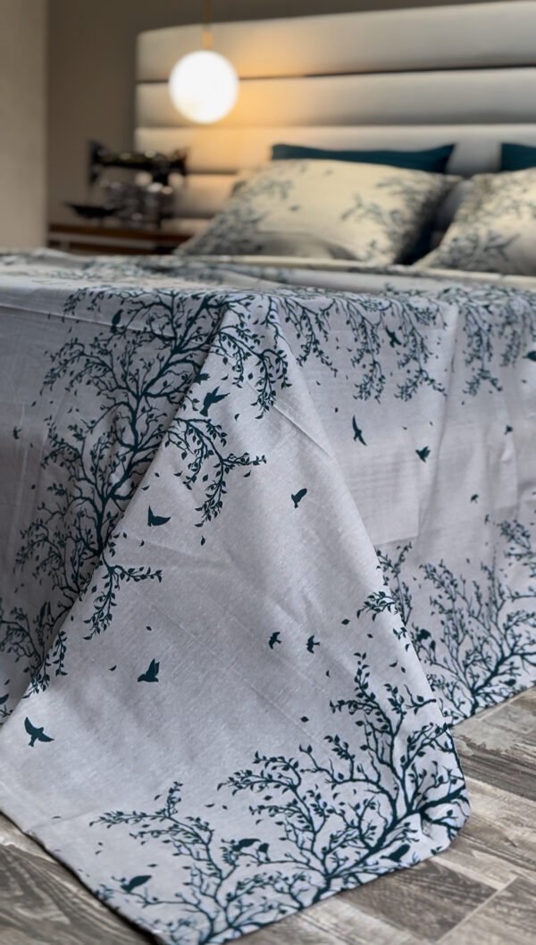 Parure de Lit Arbre Bleu – Sérénité Naturelle