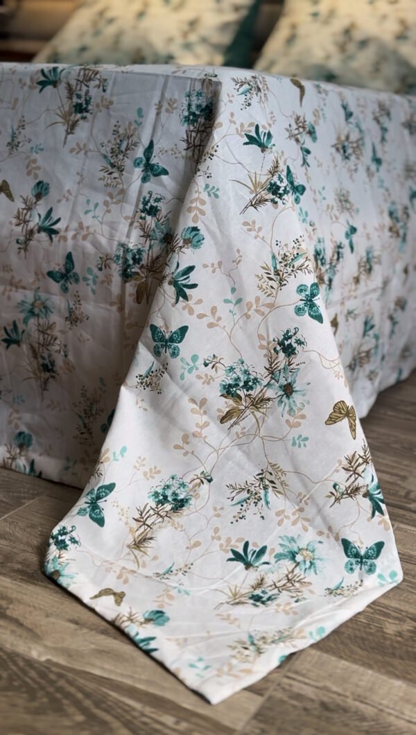 Parure de Lit Papillon d’Aquarelle – Bleu Céleste & Lin Doré