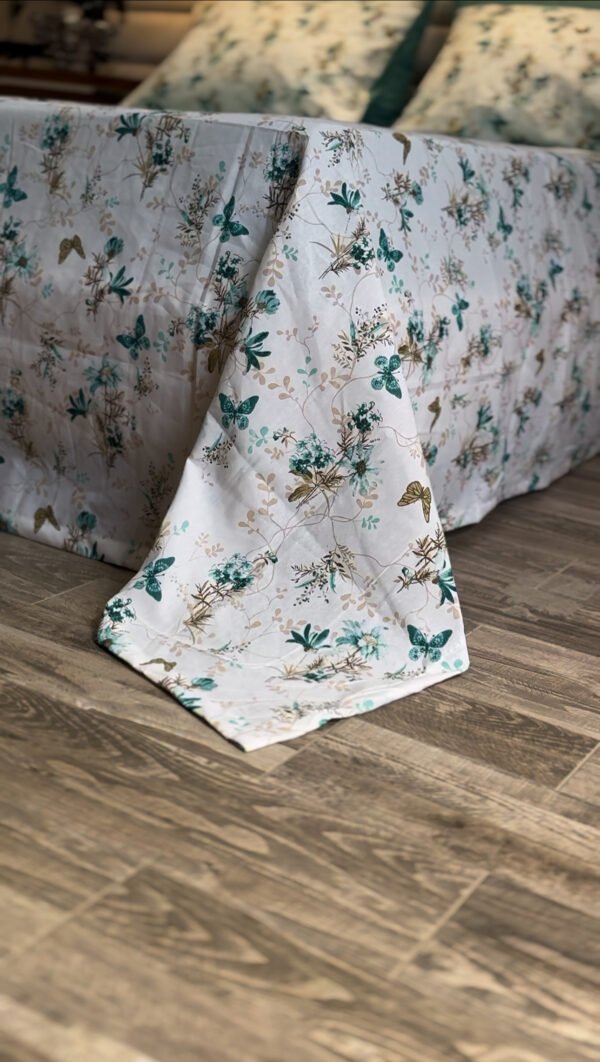 Parure de Lit Papillon d’Aquarelle – Bleu Céleste & Lin Doré