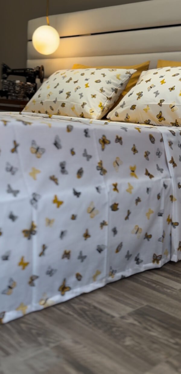 Parure de Lit Papillon Doré – Éclat Naturel et Douceur