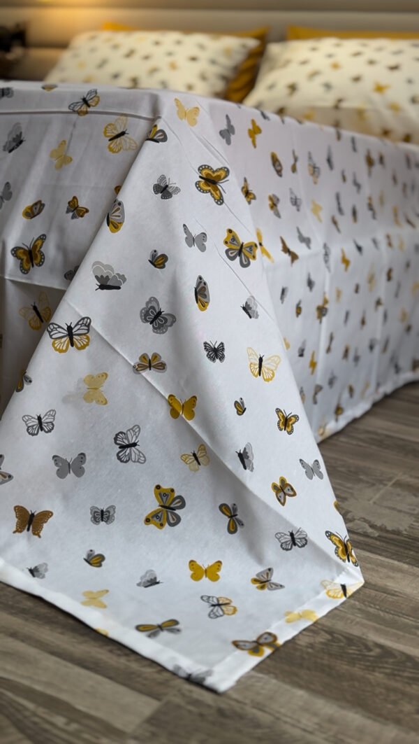 Parure de Lit Papillon Doré – Éclat Naturel et Douceur