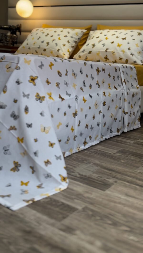 Parure de Lit Papillon Doré – Éclat Naturel et Douceur