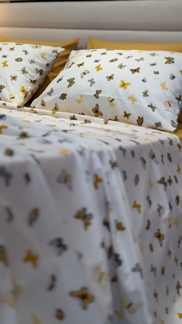 Parure de Lit Papillon Doré – Éclat Naturel et Douceur