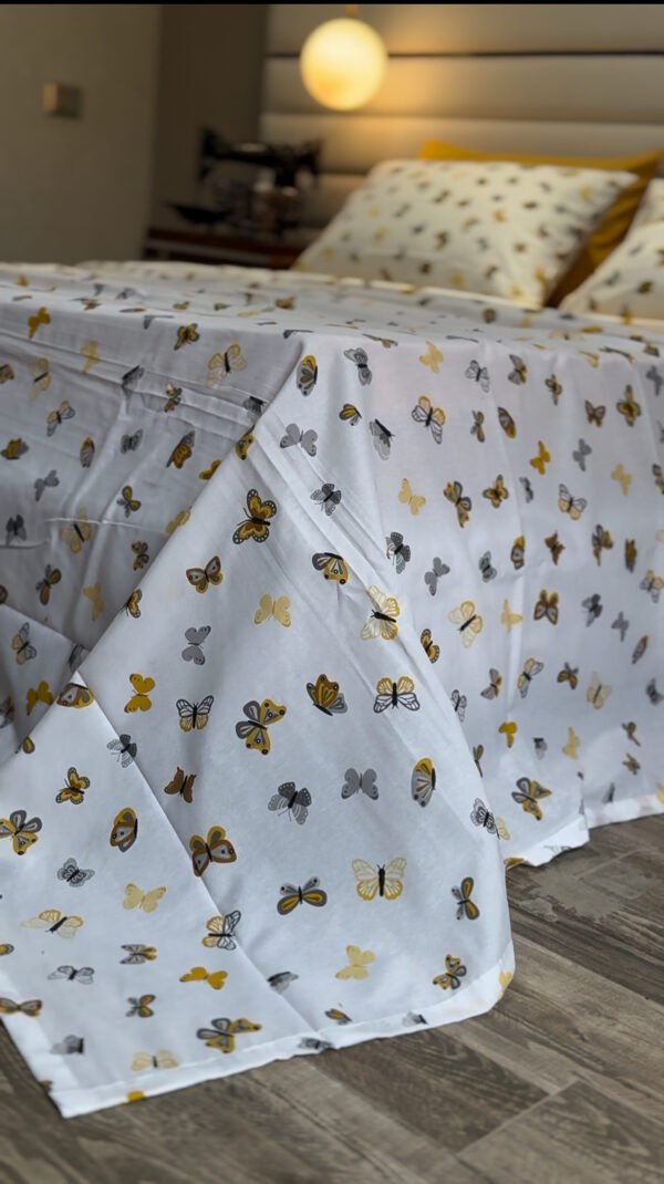 Parure de Lit Papillon Doré – Éclat Naturel et Douceur