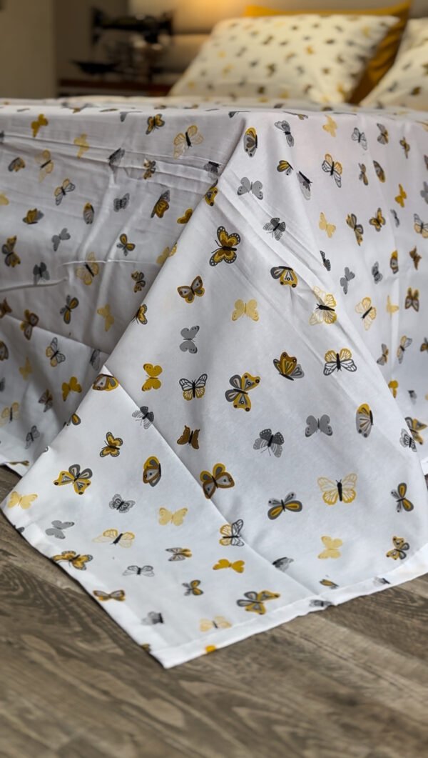 Parure de Lit Papillon Doré – Éclat Naturel et Douceur