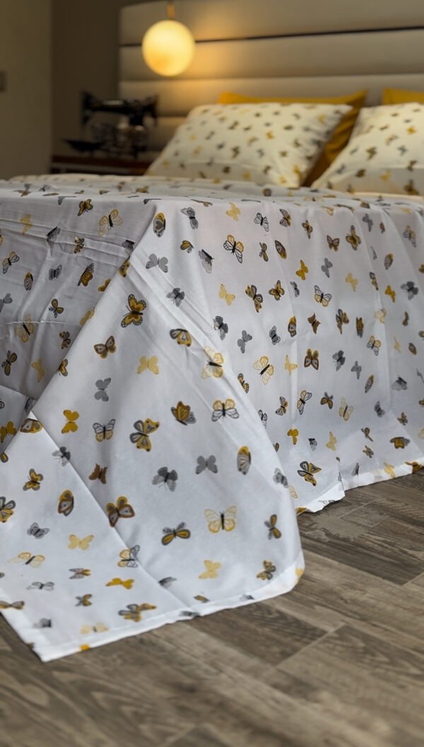 Parure de Lit Papillon Doré – Éclat Naturel et Douceur