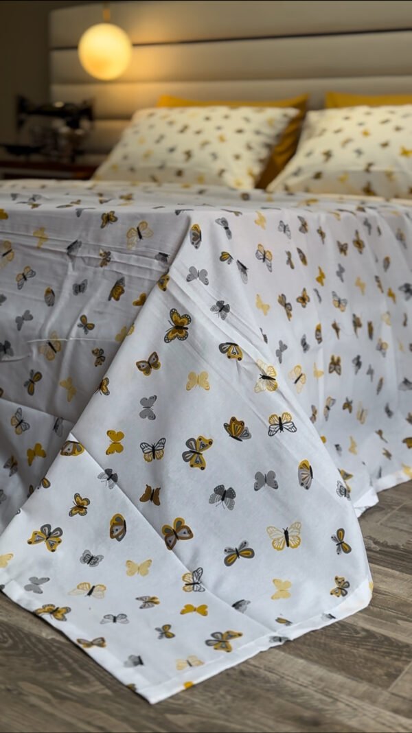 Parure de Lit Papillon Doré – Éclat Naturel et Douceur