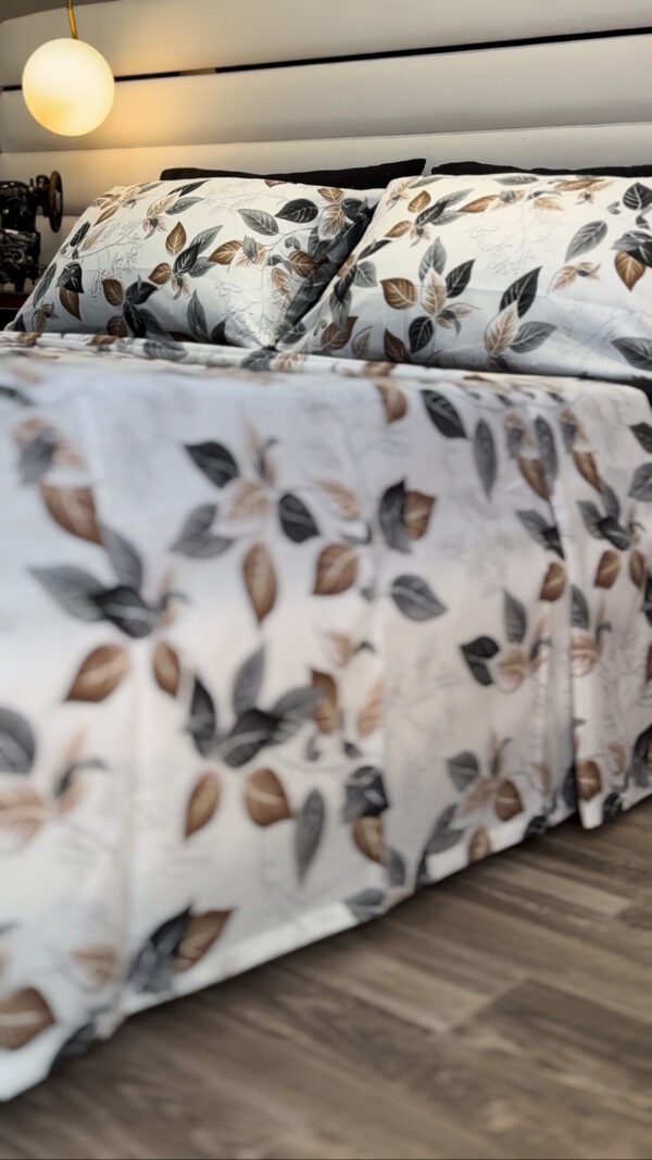 Parure de Lit Feuillage d’Automne – Blanc Gris Brun