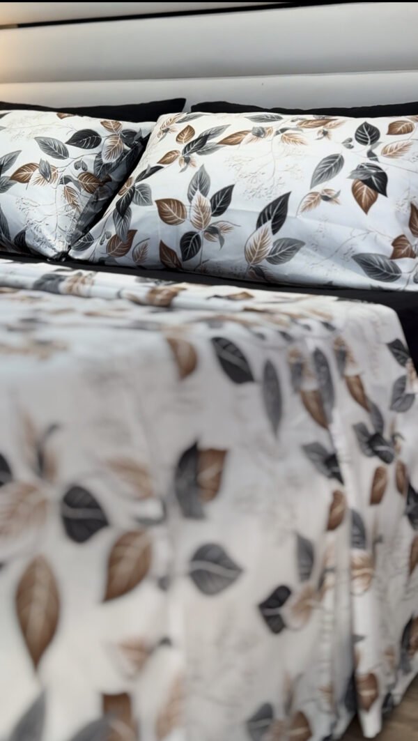 Parure de Lit Feuillage d’Automne – Blanc Gris Brun