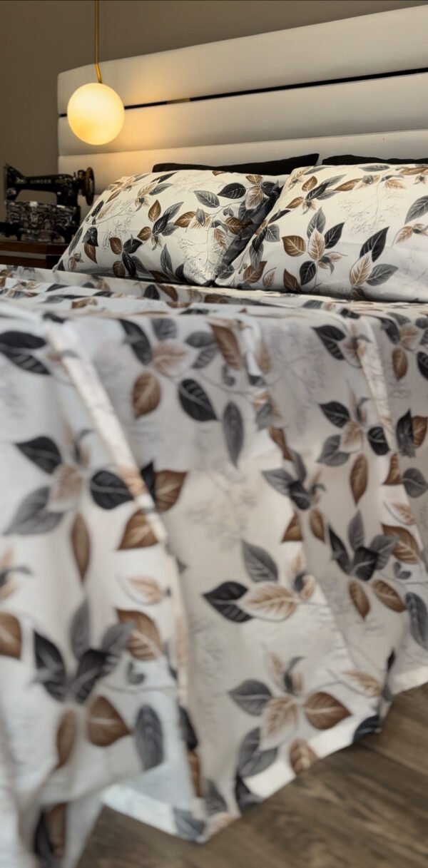 Parure de Lit Feuillage d’Automne – Blanc Gris Brun