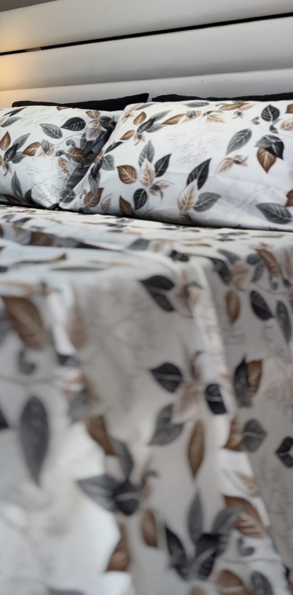 Parure de Lit Feuillage d’Automne – Blanc Gris Brun