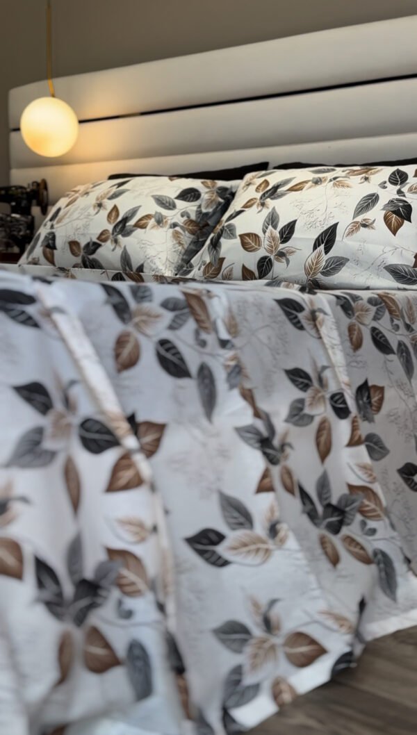 Parure de Lit Feuillage d’Automne – Blanc Gris Brun