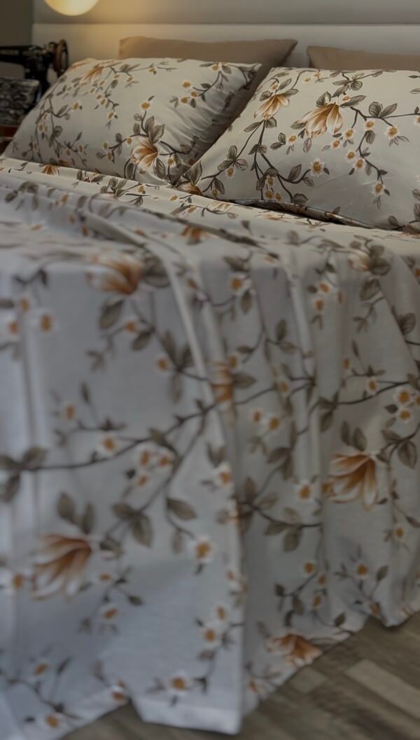 Screenshot Parure de Lit Magnolia d’Automne – Éclat Floral Beige