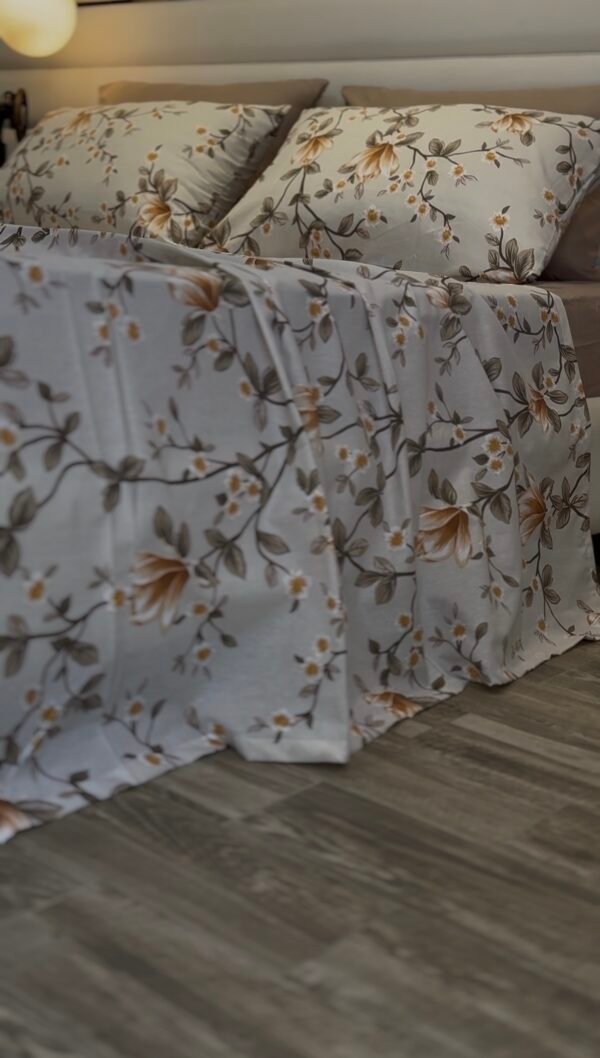Screenshot Parure de Lit Magnolia d’Automne – Éclat Floral Beige