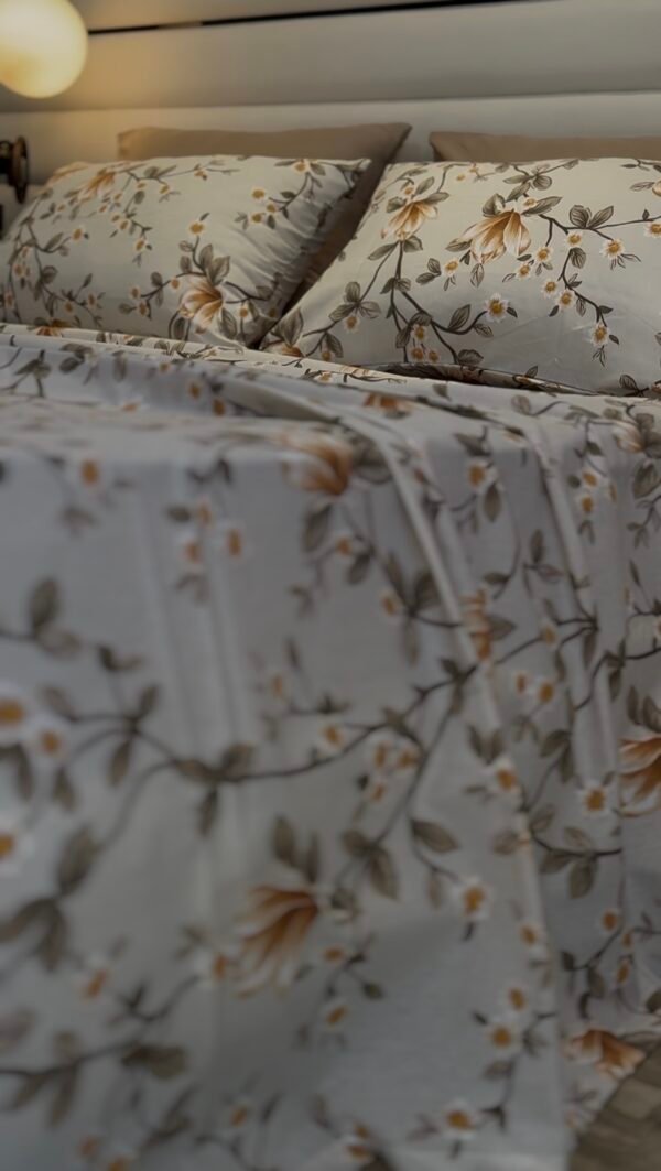 Screenshot Parure de Lit Magnolia d’Automne – Éclat Floral Beige