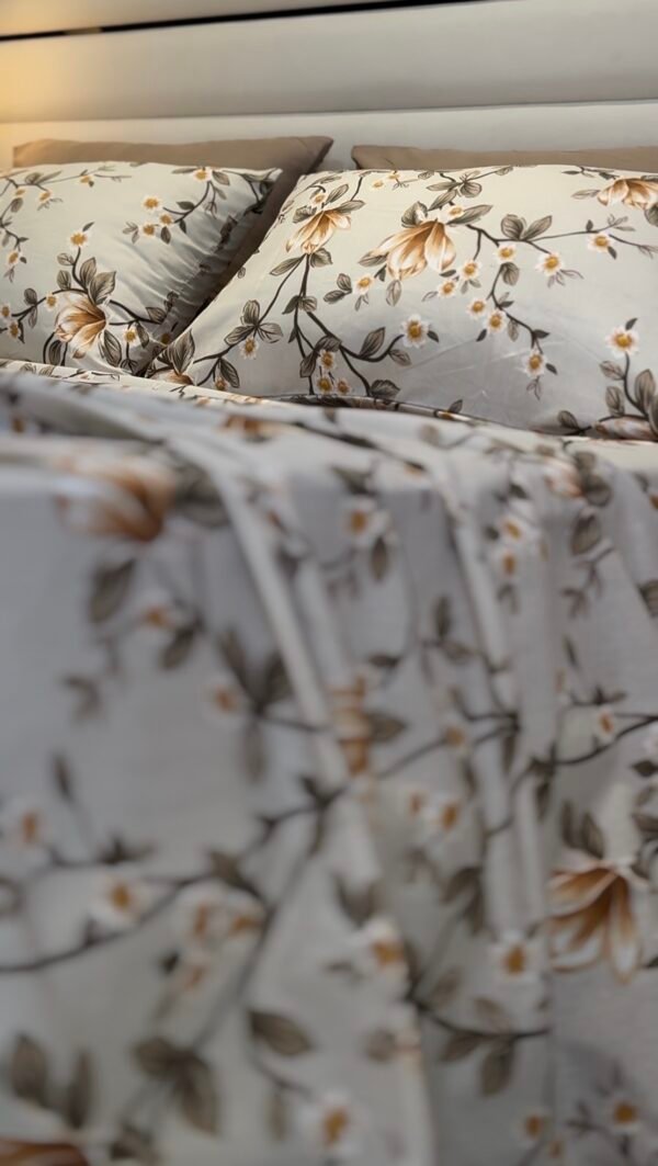 Screenshot Parure de Lit Magnolia d’Automne – Éclat Floral Beige